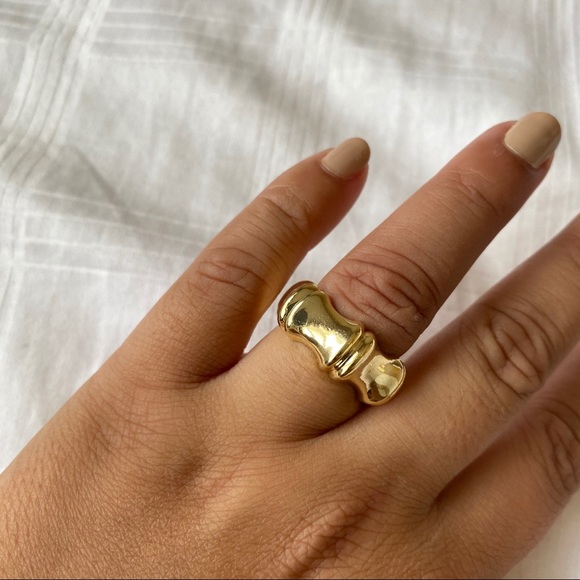 Vintage Inspired Gold Ring - Picture 5 of 8